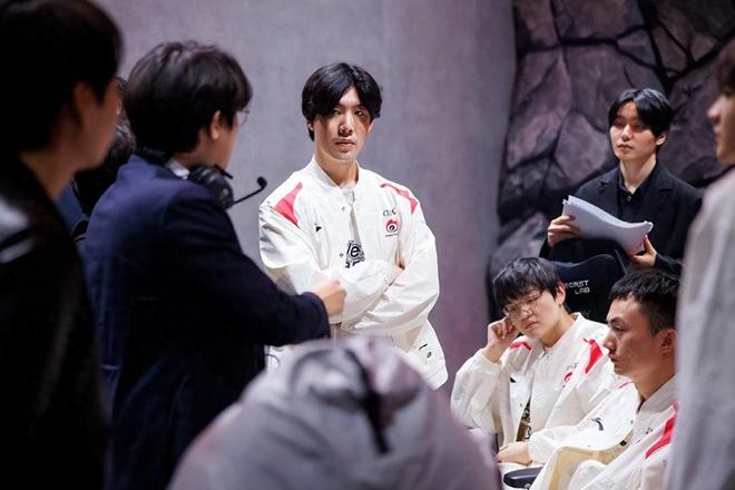 第一脚朝门 第一脚朝门