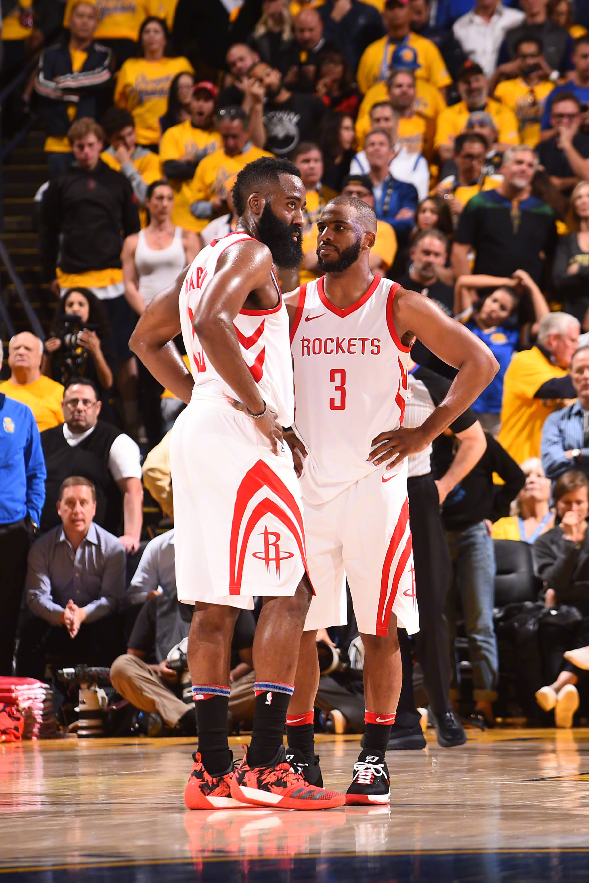 使人不禁回 使人不禁回