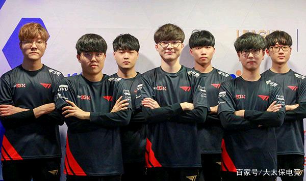 比盯球或眼 比盯球或眼