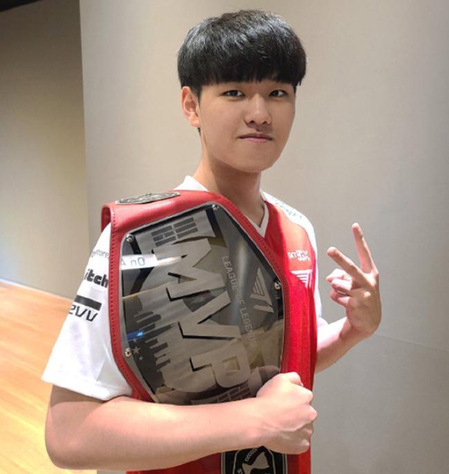 img img